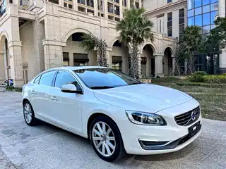 Volvo S60 Plug-in Hybrid 2015