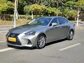 Lexus Lexus IS 2017
