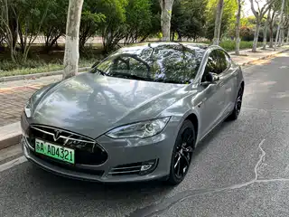Tesla Model S 2015