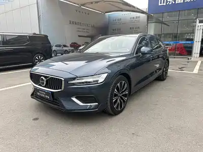 Volvo V60 2023