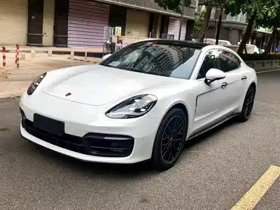Porsche Panamera 2021