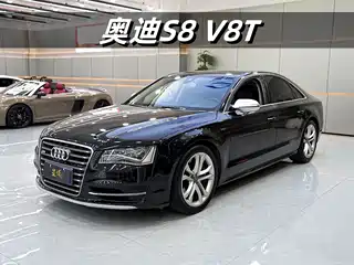 Audi Audi S8 2011