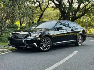 Lexus LS 2013