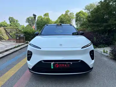NIO ES8 2024