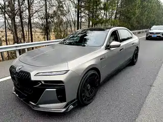 BMW i7 2024