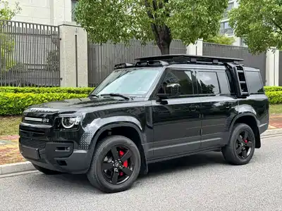 Land Rover Defender 2024