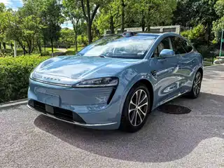 Zhijie Luxeed R7 2024