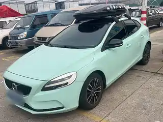 Volvo V40 2018