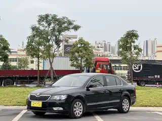 Škoda Superb 2013