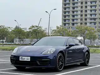 Porsche Panamera 2021