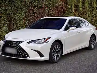 Lexus ES 2024