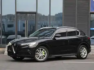 Alfa Romeo Stelvio 2017