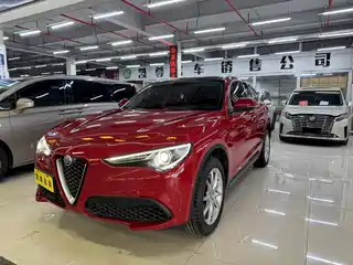 Alfa Romeo Stelvio 2017