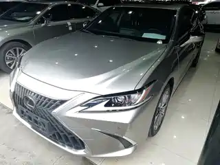 Lexus ES 2022