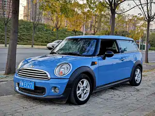 MINI CLUBMAN 2013