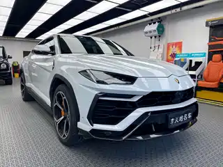 Lamborghini Urus 2021