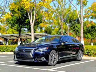 Lexus LS 2015