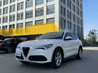 Alfa Romeo Stelvio 2017