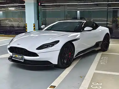 Aston Martin DB11 2018