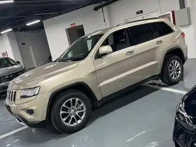 Jeep Grand Cherokee (Import) 2015