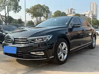 Volkswagen Magotan 2025