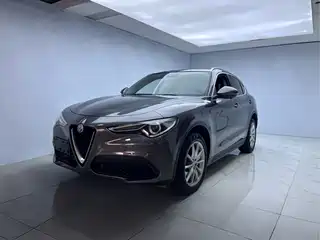 Alfa Romeo Stelvio 2017