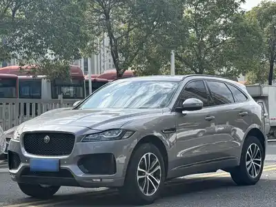 Jaguar F-PACE 2021