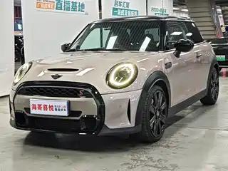 MINI MINI 2023