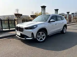 BMW BMW iX1 2025