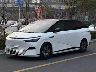 XPeng X9 2024