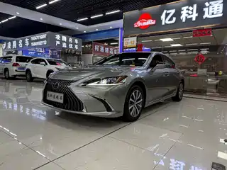 Lexus ES 2019