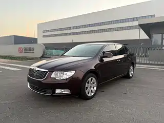 Škoda Superb 2011
