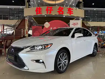 Lexus ES 2017
