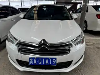 Citroën C4L 2012