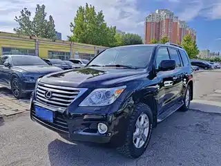 Lexus LX 2010