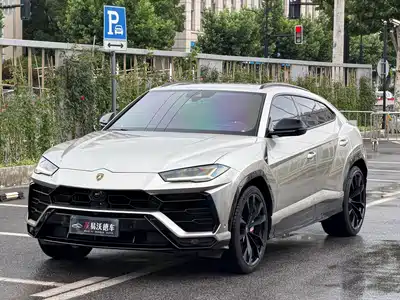 Lamborghini Urus 2021