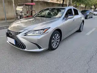 Lexus ES 2023