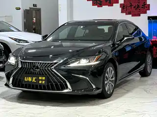 Lexus ES 2022