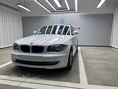 BMW 1 Series (Import) 2011