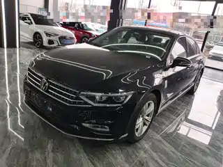 Volkswagen Magotan 2025