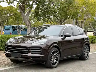 Porsche Cayenne 2021