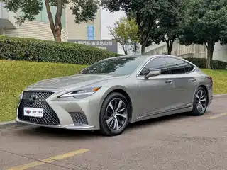 Lexus LS 2021