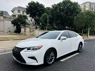 Lexus ES 2018