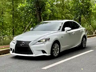 Lexus IS 2015