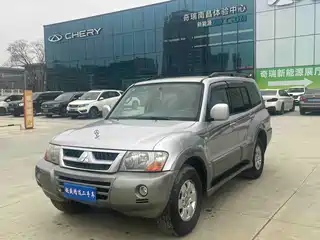 Mitsubishi Pajero 2010