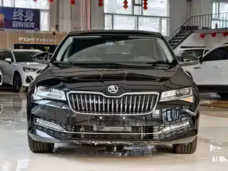 Škoda Superb 2023