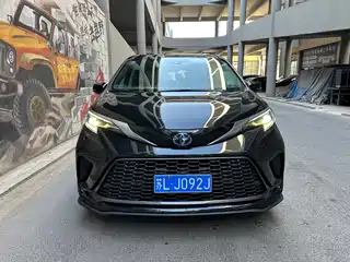 Toyota Granvia 2023