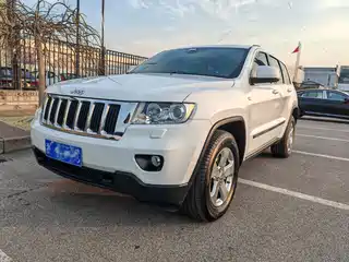 Jeep Grand Cherokee (Import) 2013