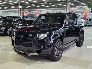 Land Rover Defender 2024