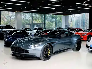 Aston Martin DB11 2019